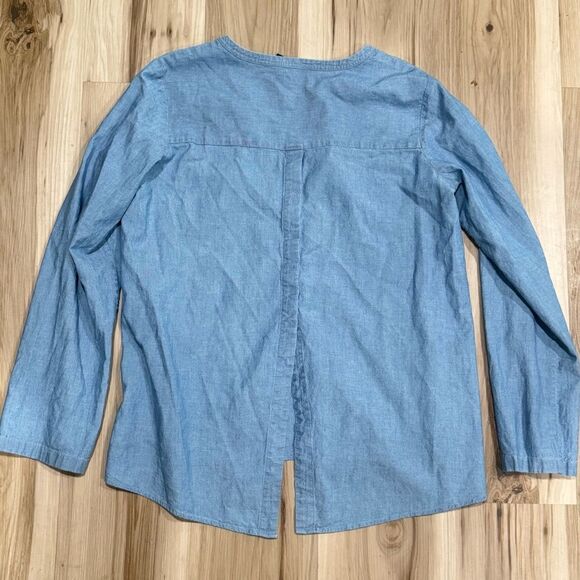 Theory Ofeliah Light Blue Cotton Chambray Split Back Blouse Top Women’s Medium - Picture 5 of 5